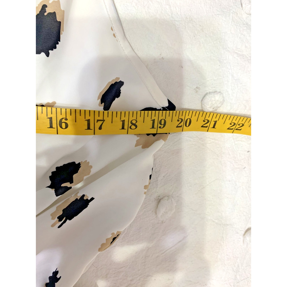 Urban Outfitters Entro Leopard White Jumpsuit Size Medium NWOT - Picture 3 of 8